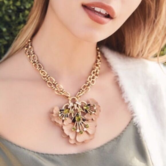 Stella & Dot Jewelry - Stella & Dot Rory Pendant Floral Statement Necklace